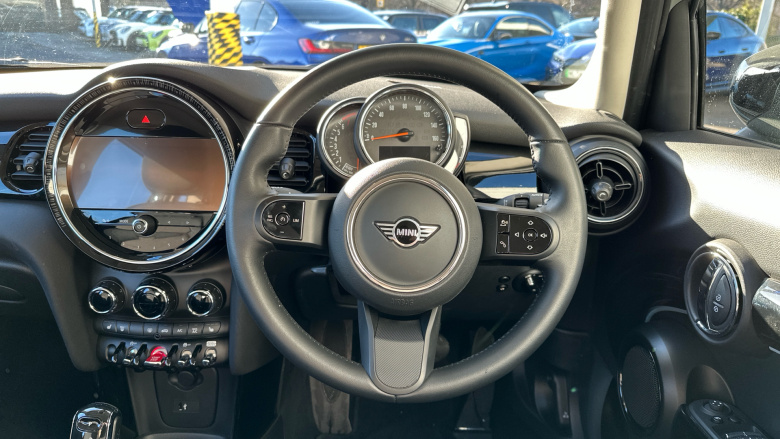 MINI Hatchback 1.5 Cooper Classic 5dr Auto Petrol Hatchback